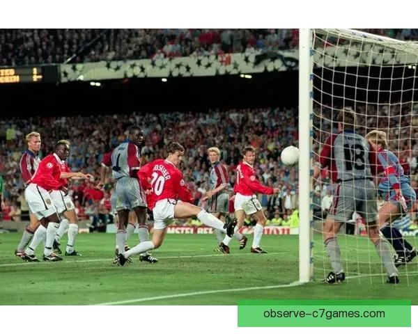 《欧冠小组赛激战正酣 曼联逆转胜利 巴萨遭遇连败危机》