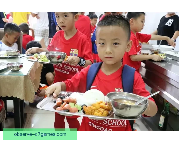 围绕巴塞罗那俱乐部最新动态解析阵容调整与未来赛季前景展望