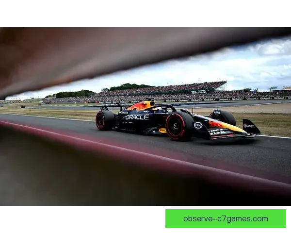 F1赛季激烈竞争加剧 路易斯汉密尔顿与维斯塔潘角逐世界冠军荣耀